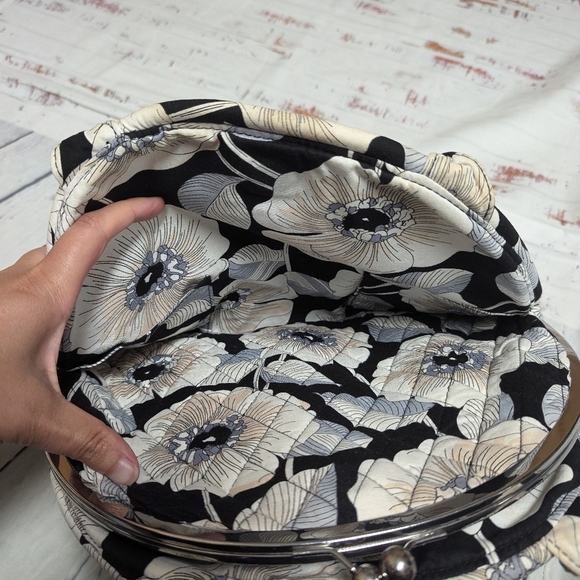 Vera Bradley kiss clasp retired print handbag - Picture 5 of 7